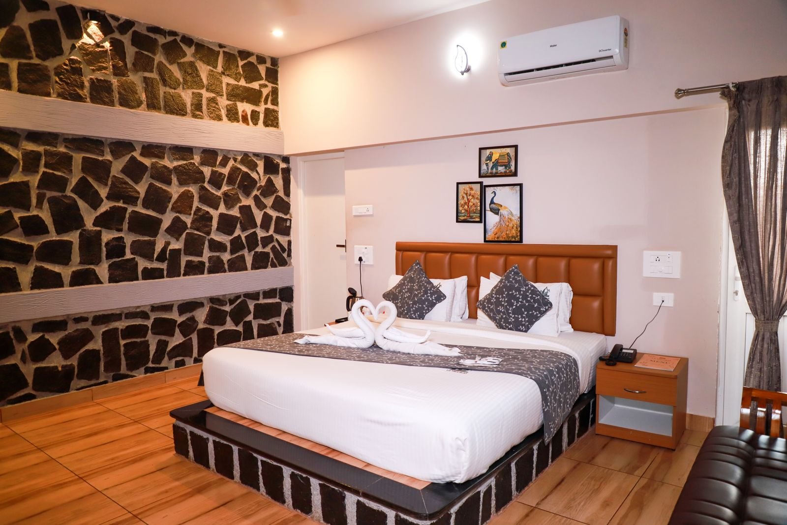 WhatsApp Image 2025-11-17 at 6.00.15 PM (1)