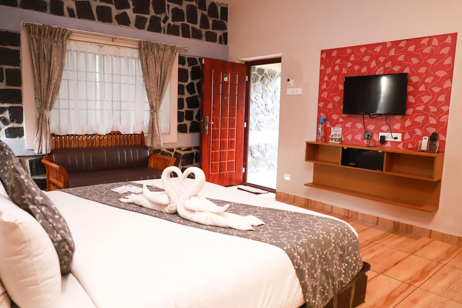 WhatsApp Image 2025-11-17 at 6.00.16 PM (2)