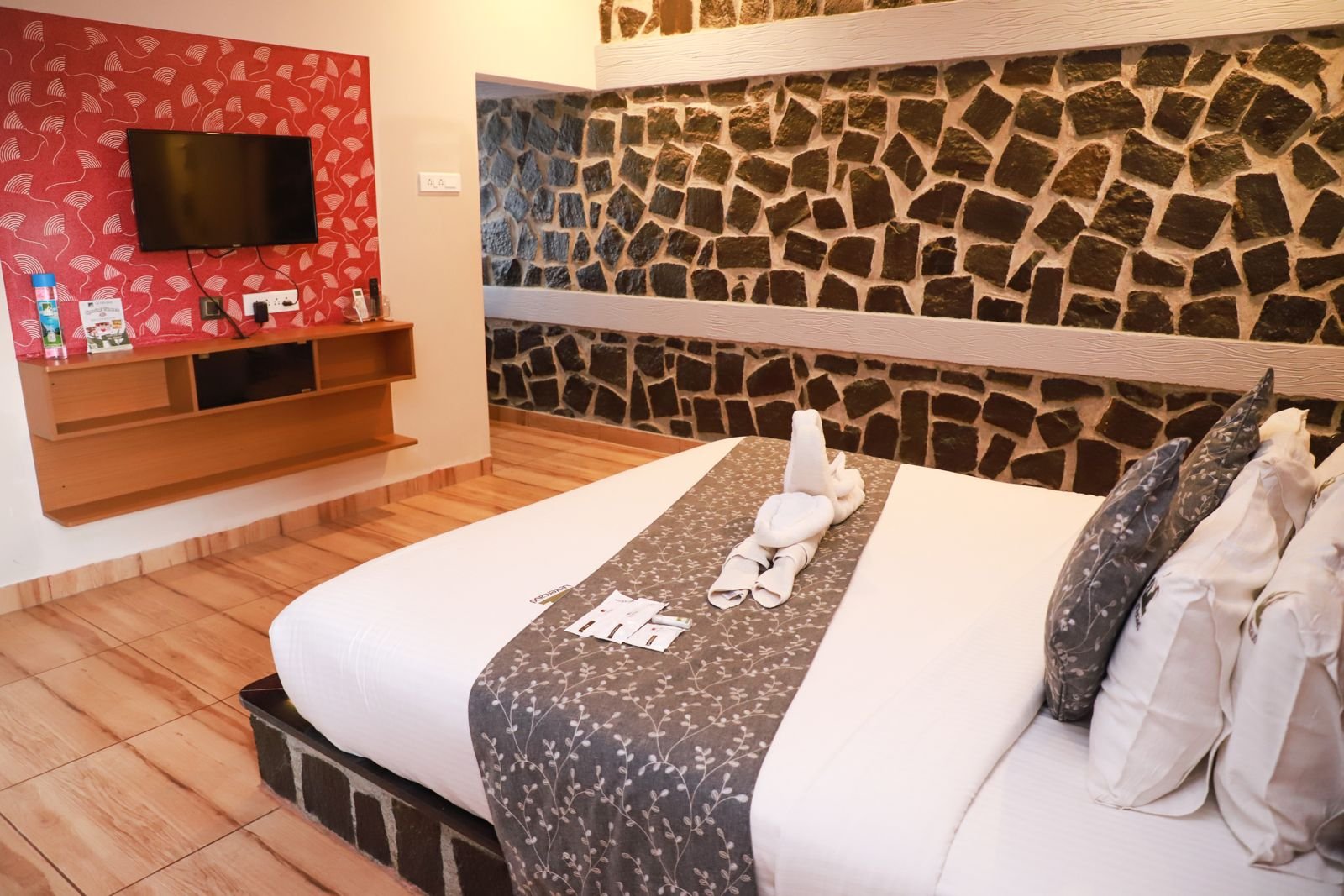 WhatsApp Image 2025-11-17 at 6.00.17 PM